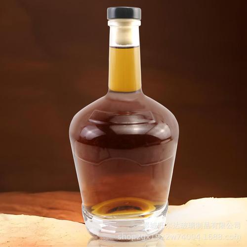 酒瓶里的万亿生意 源头工厂如何重塑家用酿酒与酒品包装新生态